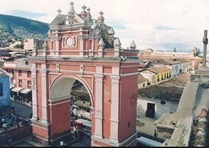 Arco del Triunfo o de San Francisco en paquetes turísticos a Ayacucho.