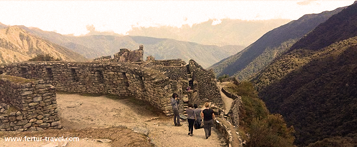 Day hike: Ruins along the Inca Trail